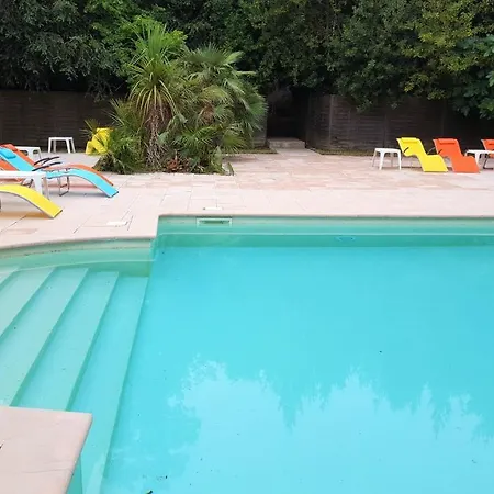 Maison Familiale Avec Piscine Partagee A * لاجراس